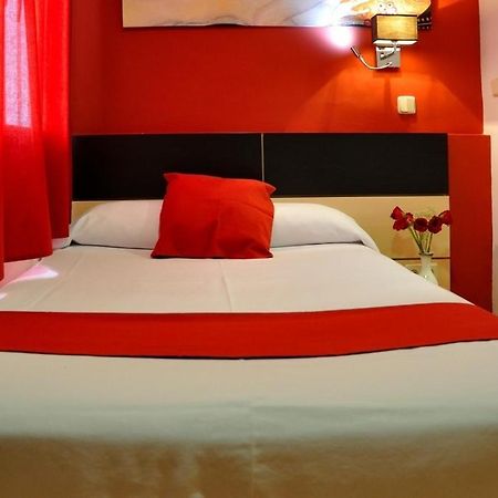 Hostal Falfes Μαδρίτη Εξωτερικό φωτογραφία