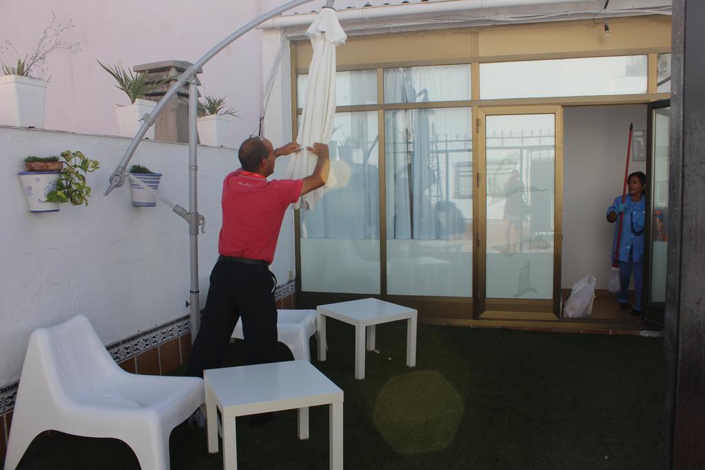Hostal Falfes Μαδρίτη Εξωτερικό φωτογραφία