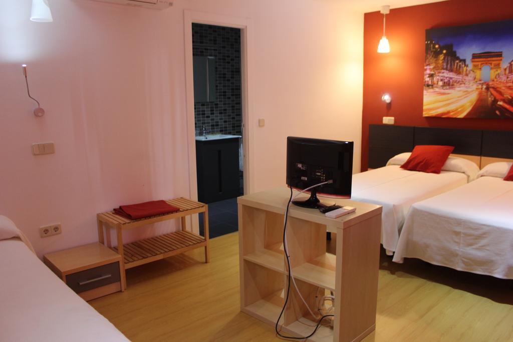 Hostal Falfes Μαδρίτη Εξωτερικό φωτογραφία