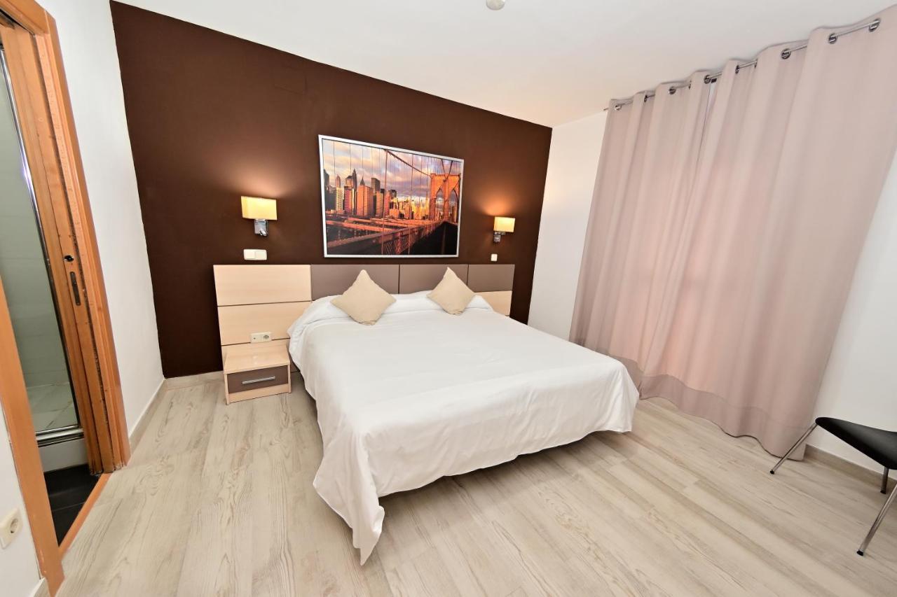 Hostal Falfes Μαδρίτη Εξωτερικό φωτογραφία