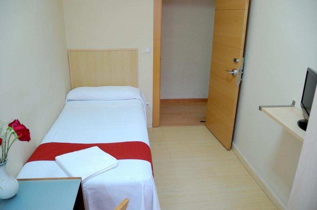 Hostal Falfes Μαδρίτη Δωμάτιο φωτογραφία