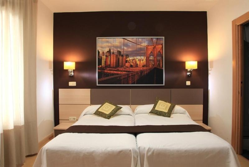 Hostal Falfes Μαδρίτη Δωμάτιο φωτογραφία