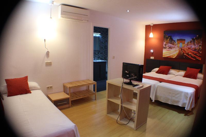 Hostal Falfes Μαδρίτη Εξωτερικό φωτογραφία