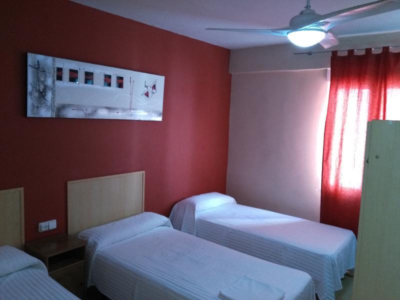 Hostal Falfes Μαδρίτη Εξωτερικό φωτογραφία