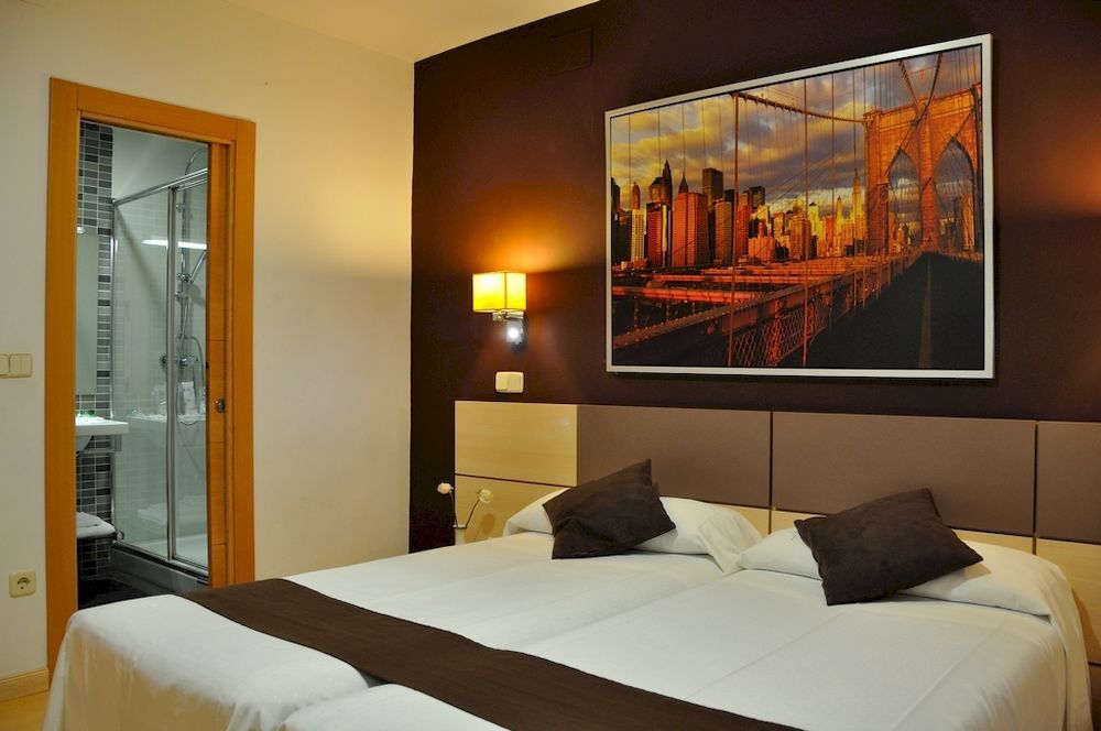 Hostal Falfes Μαδρίτη Εξωτερικό φωτογραφία