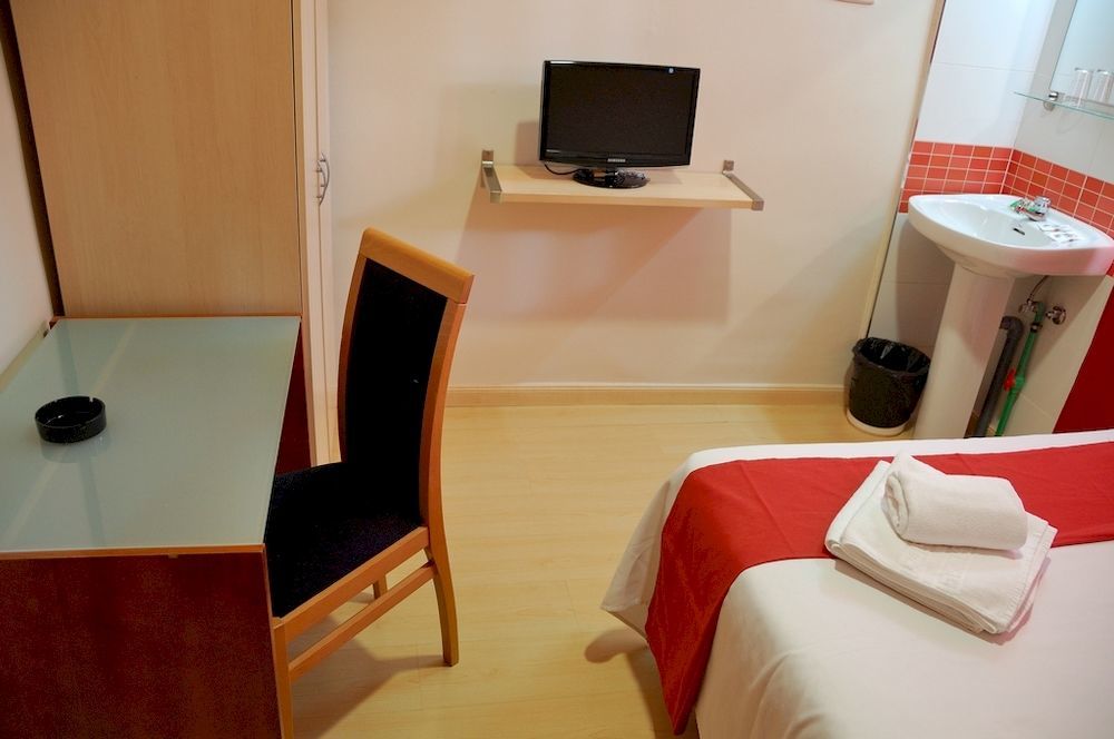 Hostal Falfes Μαδρίτη Εξωτερικό φωτογραφία