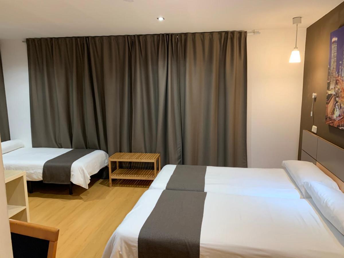 Hostal Falfes Μαδρίτη Εξωτερικό φωτογραφία
